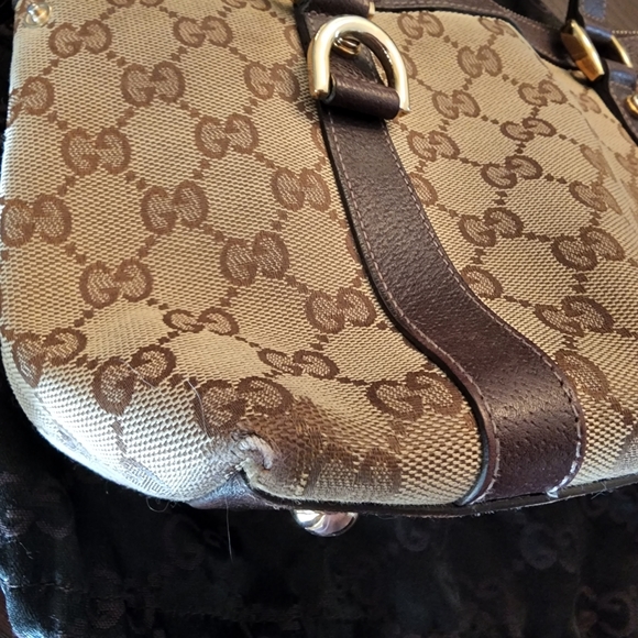 Authentic Gucci Small Abbey Tote - Picture 12 of 15
